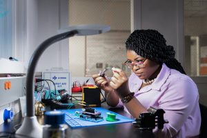 A picture of Jazmine Richardson in the lab